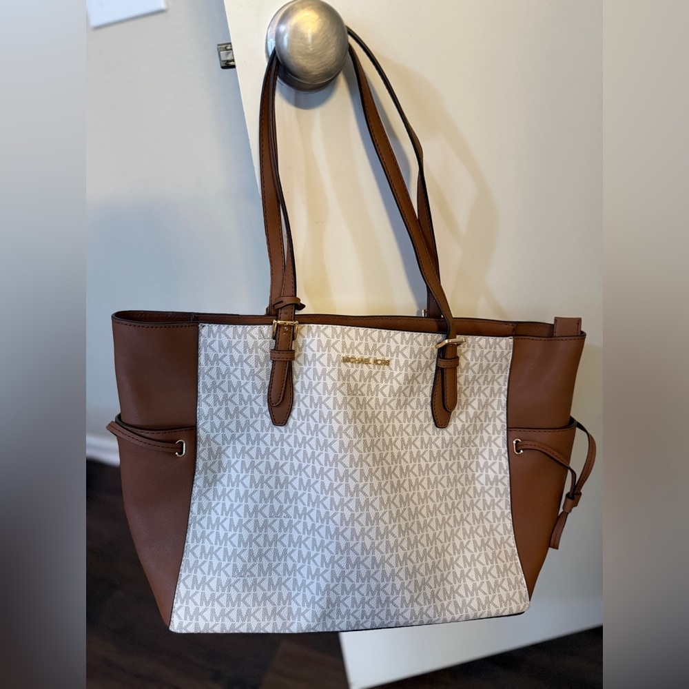 Michael Kors Tan and White Signature Tote with matching wallet